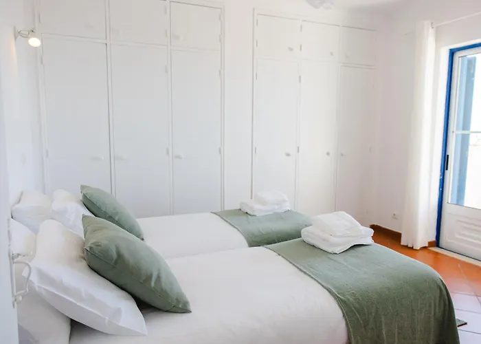 Casa Dos Pocinhos * אריסרייה